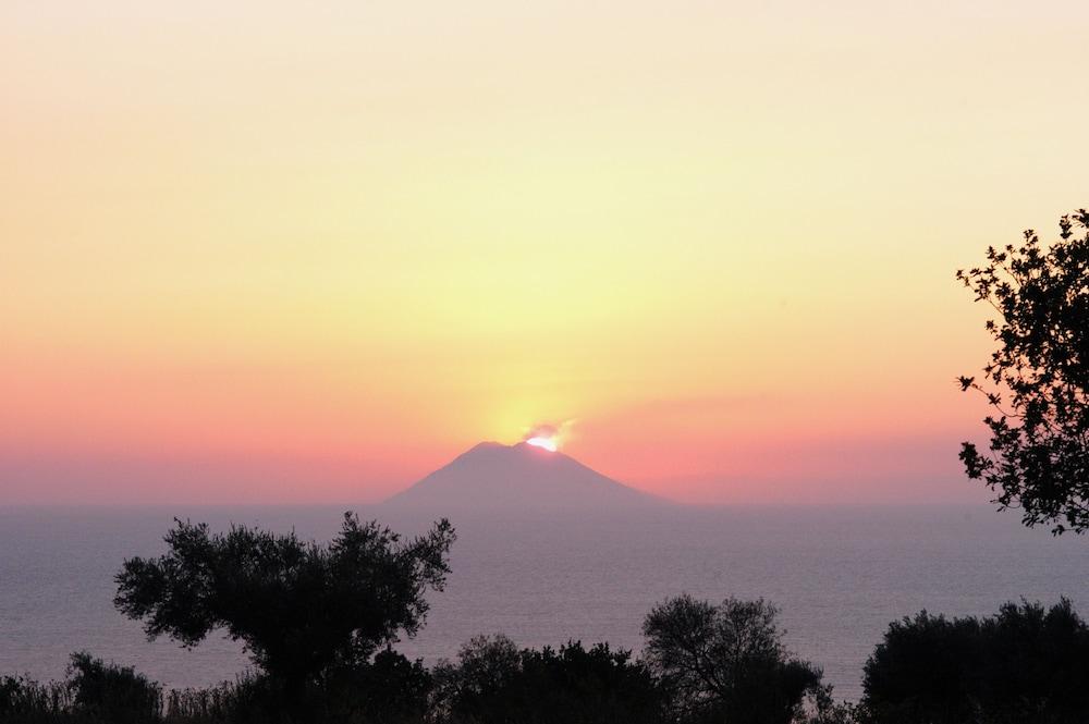 Agriturismo Ninea Ricadi Kültér fotó